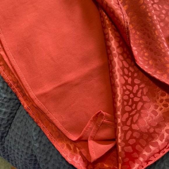 WHBM Long Sleeved Pink/Red Blouse Size Small - Picture 7 of 9